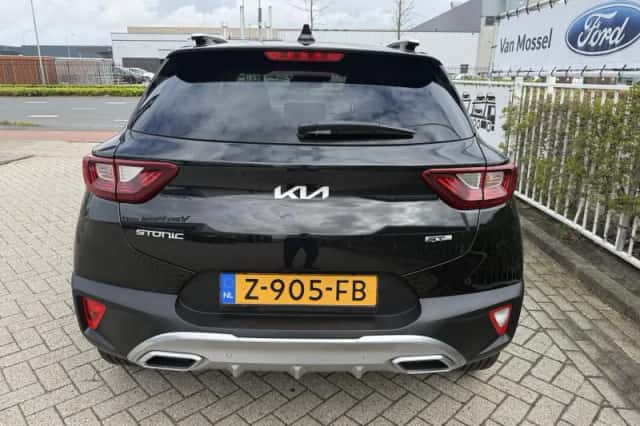 Kia Stonic (2024) thumbnail 4