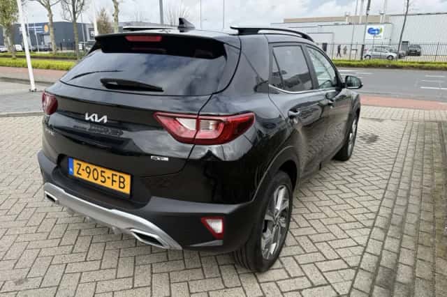 Kia Stonic (2024) thumbnail 5