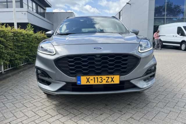 Ford Kuga (2024) thumbnail 2