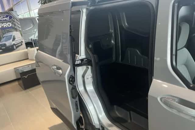 Ford E-Transit (2025) thumbnail 5