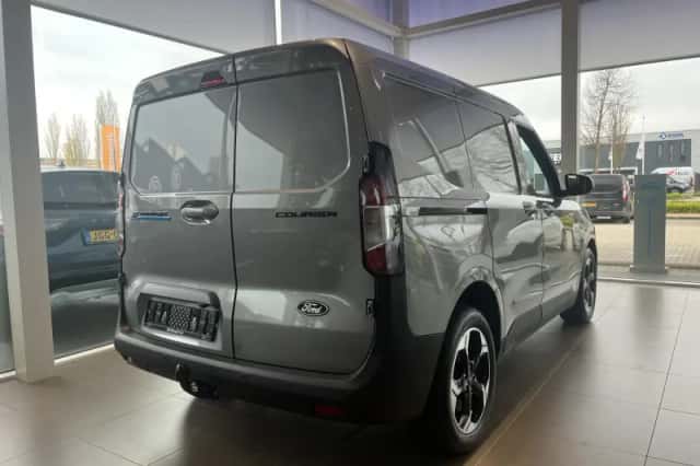 Ford E-Transit (2025) thumbnail 6