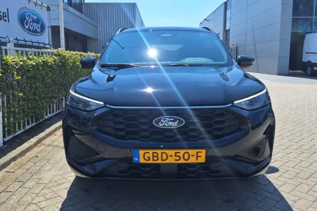 Ford Kuga (2024) thumbnail 2