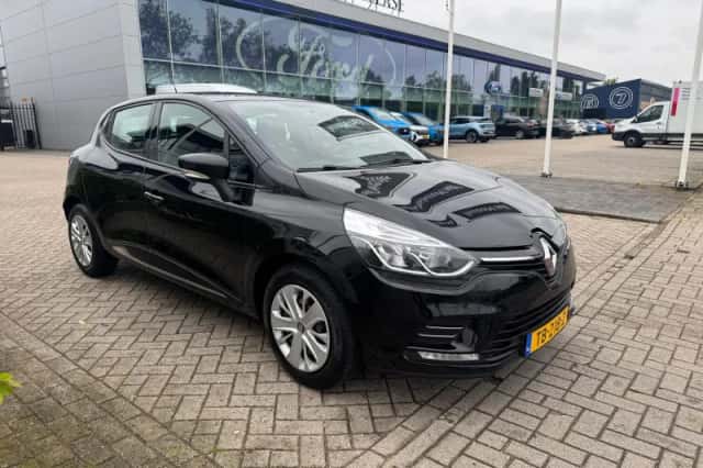 Renault Clio (2018) thumbnail 3