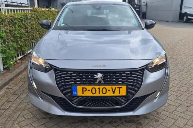 Peugeot e-208 (2022) thumbnail 2