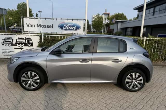 Peugeot e-208 (2022) thumbnail 2