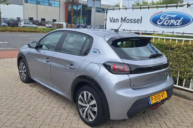 Peugeot e-208 (2022) thumbnail 5