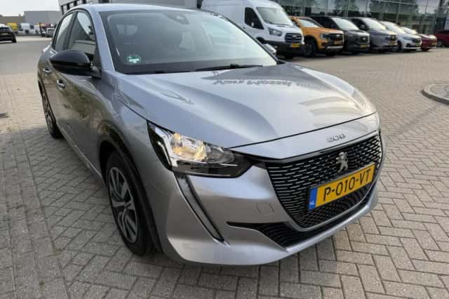 Peugeot e-208 (2022) thumbnail 6