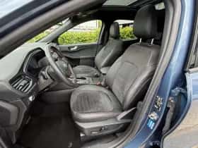 Ford Kuga (2022) thumbnail 16