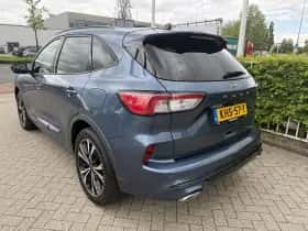 Ford Kuga (2022) thumbnail 3