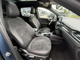 Ford Kuga (2022) thumbnail 7