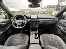 Ford Kuga (2022) thumbnail 10