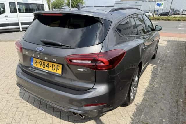 Ford Focus (2022) thumbnail 5
