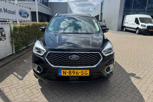 Ford Kuga (2018) thumbnail 3