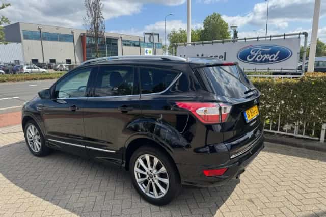 Ford Kuga (2018) thumbnail 4