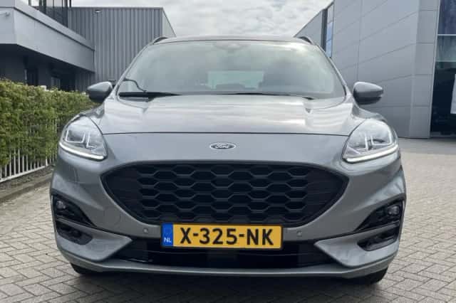 Ford Kuga (2024) thumbnail 2