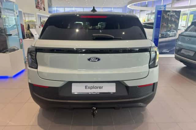 Ford Explorer (2026) thumbnail 4