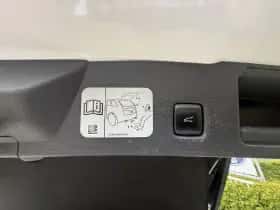Ford Kuga (2021) thumbnail 16