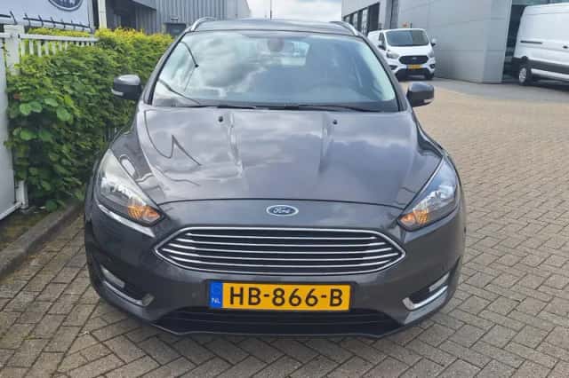 Ford Focus (2015) thumbnail 2