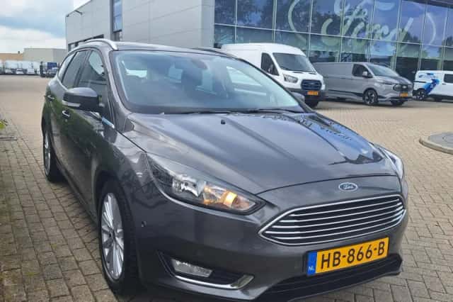Ford Focus (2015) thumbnail 3