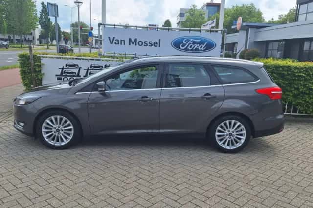 Ford Focus (2015) thumbnail 4