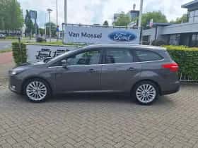Ford Focus (2015) thumbnail 4