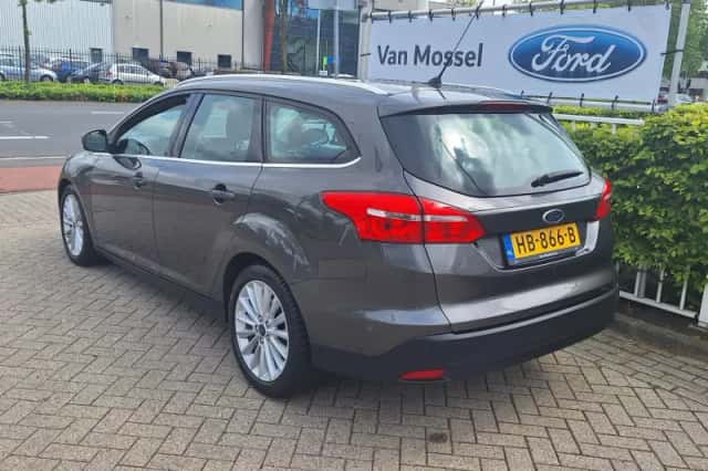 Ford Focus (2015) thumbnail 5