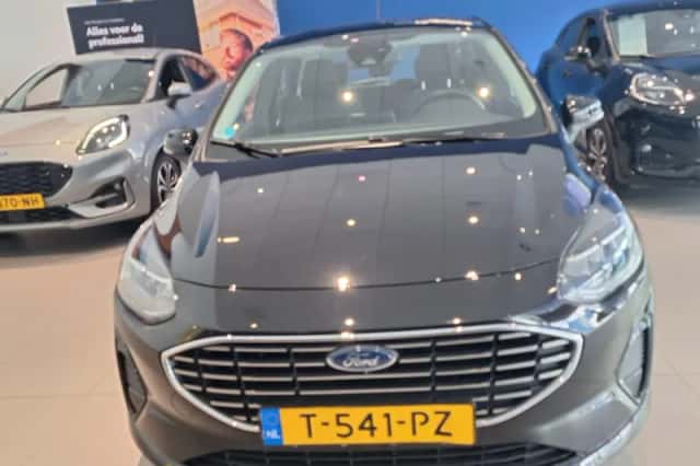 Ford Fiesta (2023) thumbnail 3
