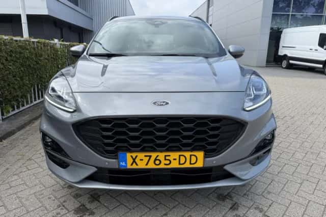 Ford Kuga (2023) thumbnail 6