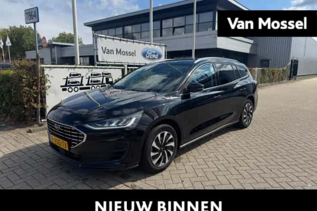 Ford Focus (2022) thumbnail 1