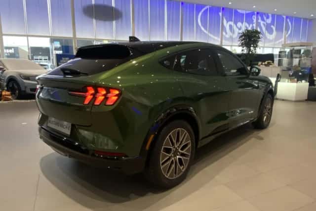 Ford Mustang Mach-E (2026) thumbnail 5