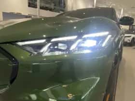Ford Mustang Mach-E thumbnail 9
