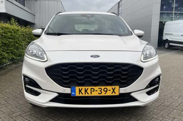 Ford Kuga (2021) thumbnail 2