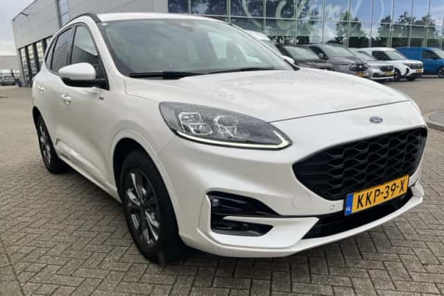 Ford Kuga (2021) thumbnail 3