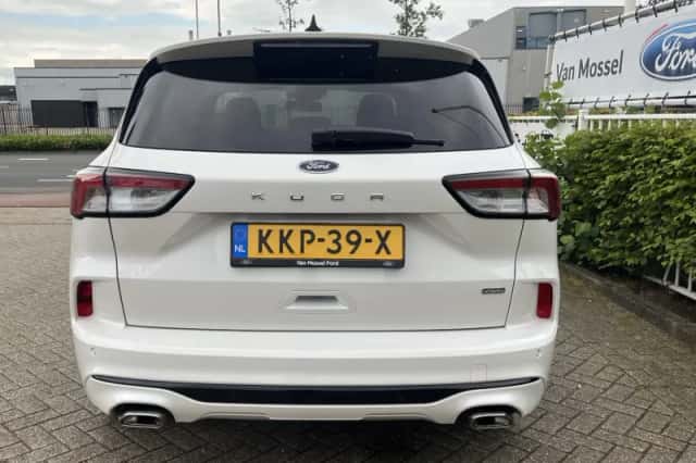 Ford Kuga (2021) thumbnail 5