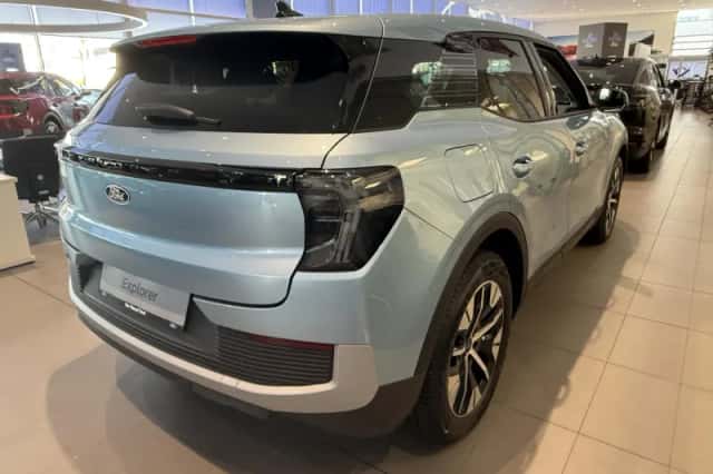 Ford Explorer (2026) thumbnail 5