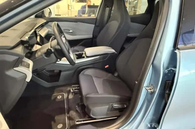 Ford Explorer (2026) thumbnail 6