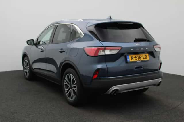 Ford Kuga (2021) thumbnail 2