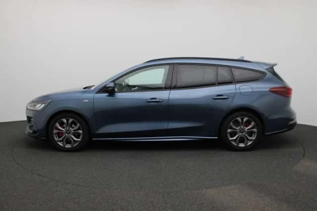 Ford Focus (2022) thumbnail 4