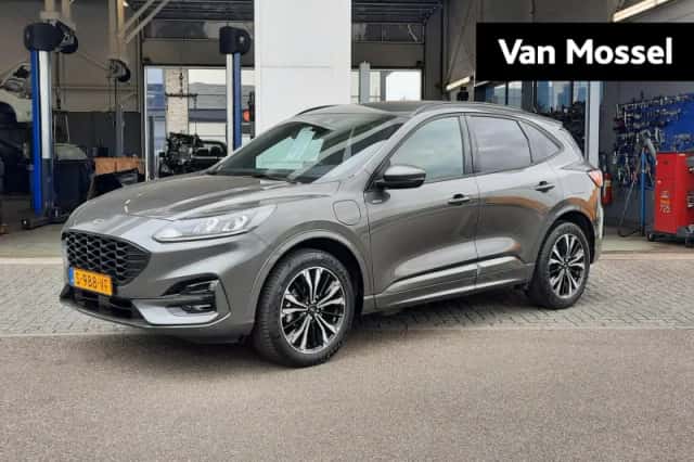 Ford Kuga (2023) thumbnail 1