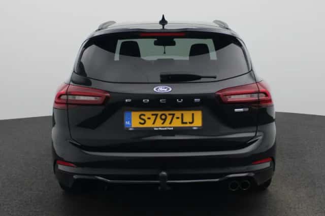 Ford Focus (2023) thumbnail 5