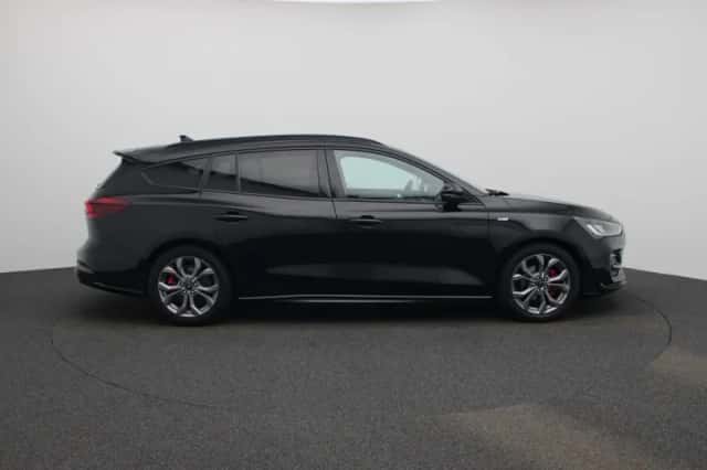 Ford Focus (2023) thumbnail 6