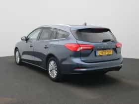 Ford Focus (2021) thumbnail 2