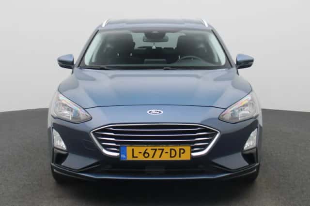 Ford Focus (2021) thumbnail 3