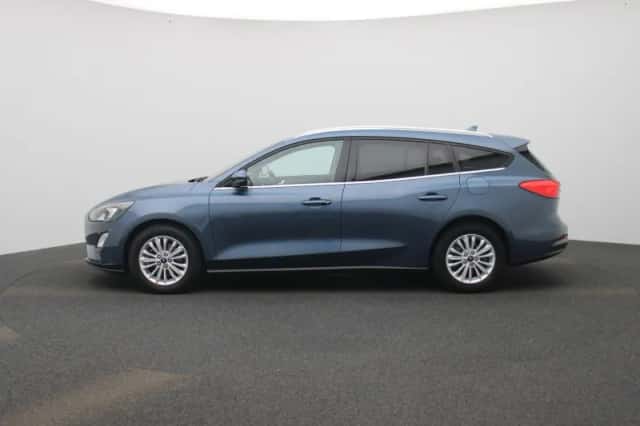 Ford Focus (2021) thumbnail 4