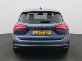 Ford Focus (2021) thumbnail 5