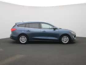 Ford Focus (2021) thumbnail 6