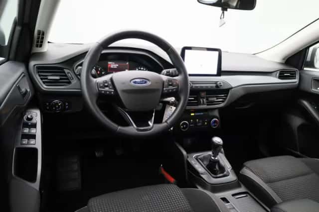 Ford Focus (2023) thumbnail 2