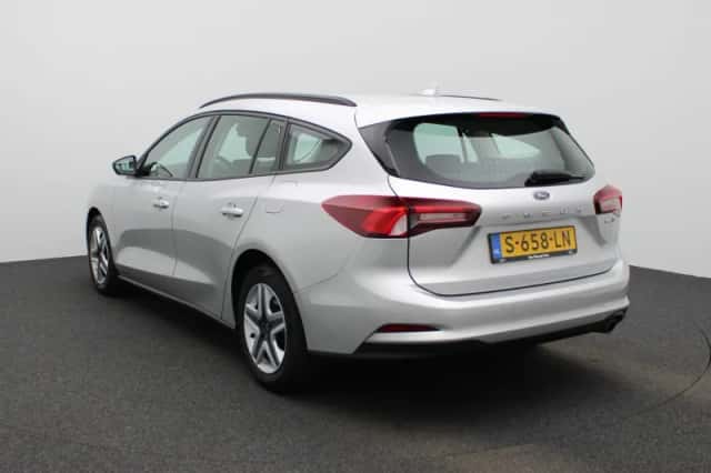 Ford Focus (2023) thumbnail 3