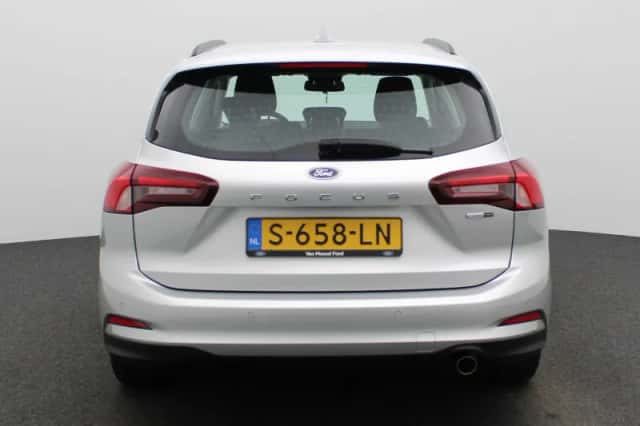 Ford Focus (2023) thumbnail 6