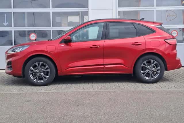 Ford Kuga (2022) thumbnail 2